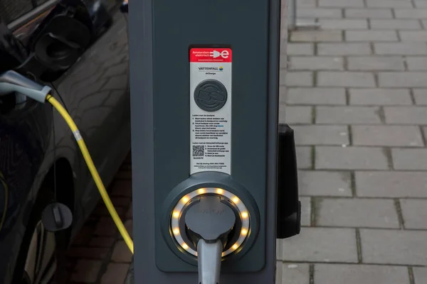 Vattenfall Electric Car Ładowanie Samochodu Amsterdamie Holandia 2021 — Zdjęcie stockowe