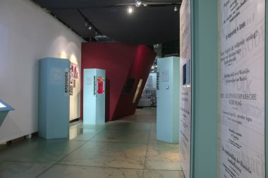 Amsterdam 'daki Direniş Müzesi' ndeki Sergi Odası Hollanda 30-8-2021