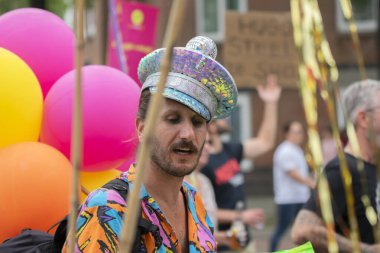 Amsterdam 'daki Sessiz Olma Gösterisi Hollanda 21-8-2021