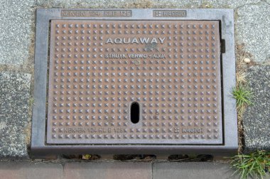 Amsterdam 'daki Kanalizasyon Kapağı Hollanda 7-7-2020