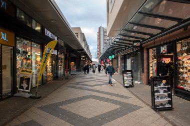 Amsterdam 'daki Osdorpplein Meydanı' ndaki Dükkanlar Hollanda 11-3-2020