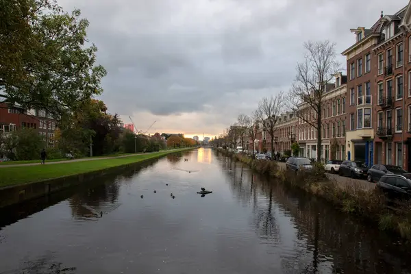 Закат Трансваалкадном Канале Амстердаме Нидерланды 2019 — стоковое фото