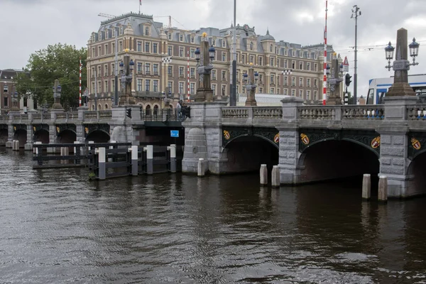 Мост Торонтобруг Амстердаме Нидерланды 2021 — стоковое фото