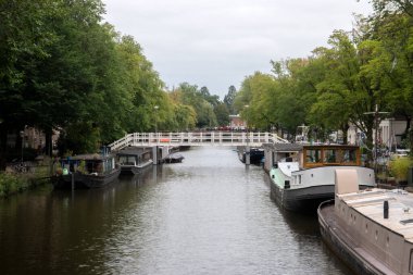 Amsterdam 'daki Staatsliedenbrug Köprüsünden Görüntü Hollanda 2-9-2021