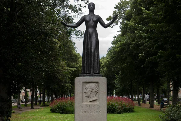 Wilhelmina Drucker Monument Amsterdam 2021 — Stockfoto