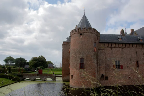 Muiderslot Kalesinin Önündeki Köprü Muiden Hollanda 2021 — Stok fotoğraf