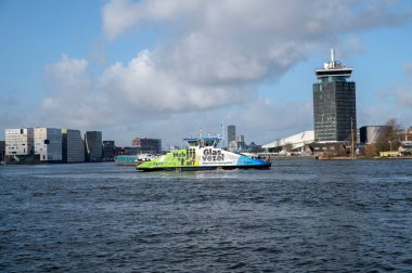 KPN Reklamcılık GVB Feribotu Amsterdam IJ Nehri 'nde Hollanda 2-2-2022