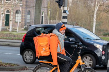 Taraf Görünümü Thuisbezorgd.nl Amsterdam 'da Kurye 28-1-2022 Hollanda