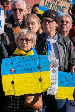  Ukrayna 'da Amsterdam' daki savaşa karşı düzenlenen protestoda Hollanda 27-2-2022