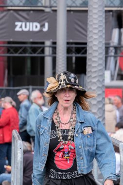 Amsterdam 'daki Rolling Stones' un son üç konserinin hayranı 13-6-2022