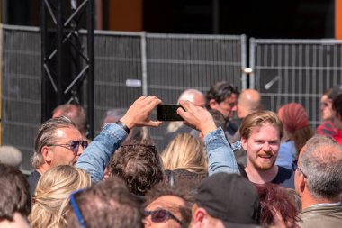 Amsterdam 'daki Rolling Stones' un son üç konserinin hayranları 13-6-2022