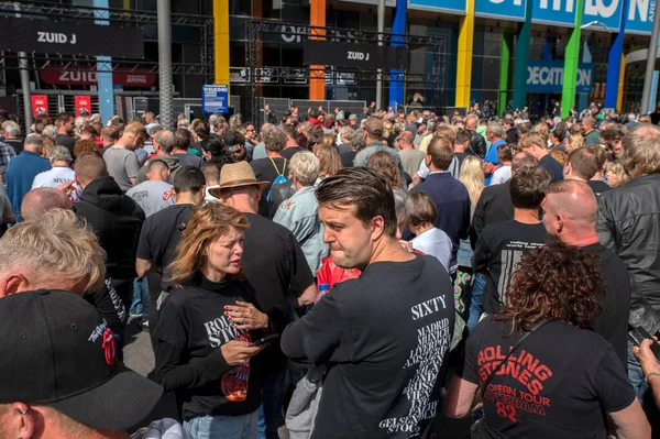 Taraftarlar Amsterdam 'daki Rolling Stones' un son üç konserine hazırlanıyor. Hollanda 13-6-2022