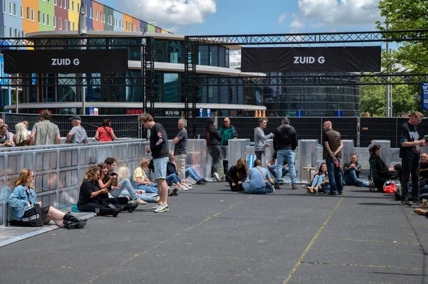 Amsterdam 'daki Rolling Stones' un son üç konserinin ilk hayranları 13-6-2022