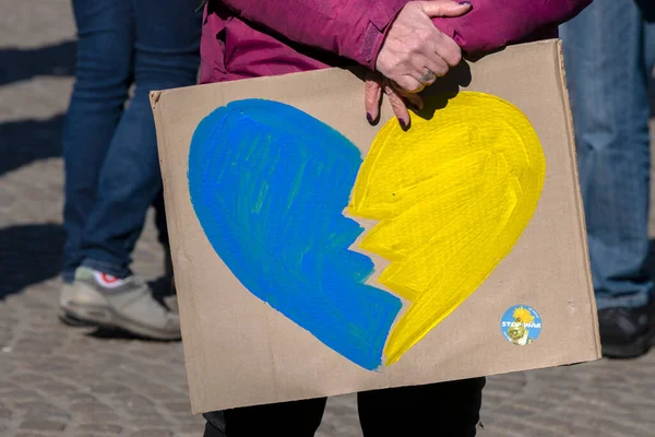 Billboard Ukranian Heart Pax Demonstratie Tegen Oorlog Oekraïne Amsterdam 2022 — Stockfoto