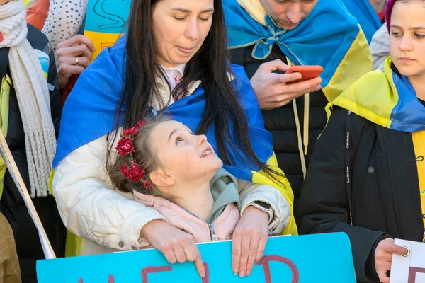 Мати Дитиною Під Час Протесту Проти Війни Україні Амстердамі Нідерланди — стокове фото