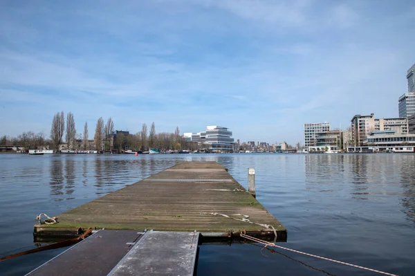 Zamknij Peer Park Somerlust Amstelriver Amsterdam Holandia 2022 — Zdjęcie stockowe