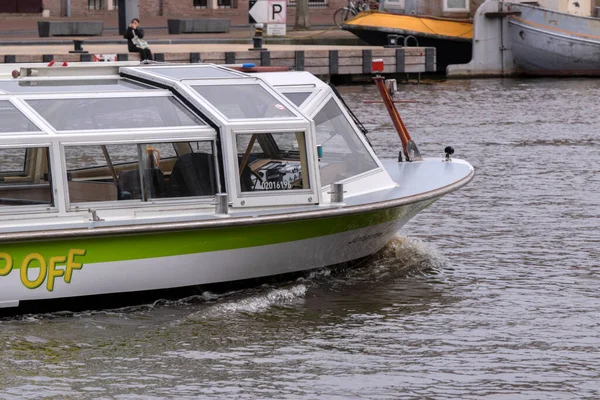 Parte Frontal Hop Hop Canal Cruise Boat Amsterdã Países Baixos — Fotografia de Stock