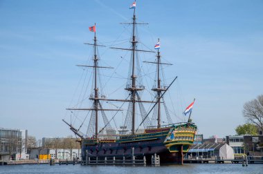 Hollanda 11-4-2022 tarihli Amsterdam 'daki Scheepvaartsmuseum' daki Doen gemisini gönderin.