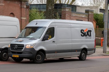 Amsterdam 'daki Sixt Kiralık Minibüs Hollanda 8-2-2022
