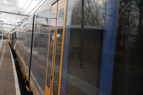 Side View Train Tågstationen Diemen Nederländerna 2022 — Stockfoto