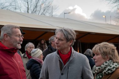 Tuur Elzinga ve Kitty Jong Amsterdam 'daki Şubat Grev Anıtı 25-2-2022
