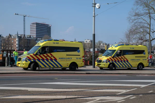 Dos Ambulancias Ámsterdam Los Países Bajos 2022 —  Fotos de Stock