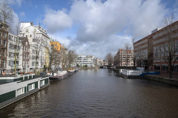View Мост Бийвоетбрюг Амстердаме Нидерланды 2022 — стоковое фото