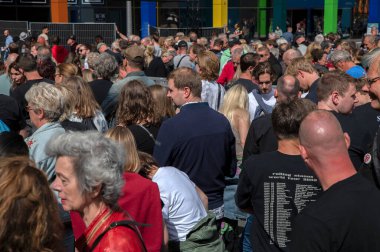 Taraftarlar Amsterdam 'daki Rolling Stones' un son üç konserine hazırlanıyor. Hollanda 13-6-2022