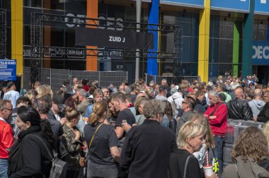 Taraftarlar Amsterdam 'daki Rolling Stones' un son üç konserine hazırlanıyor. Hollanda 13-6-2022