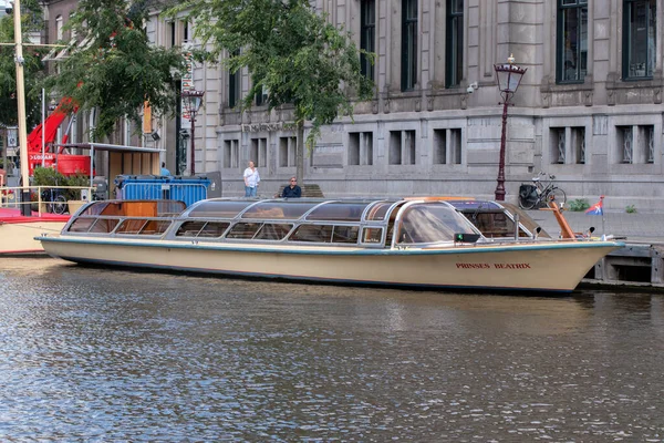 Prinses Beatrix Canal Cruise Boat Amsterdam Netherlands 2022 — Foto de Stock