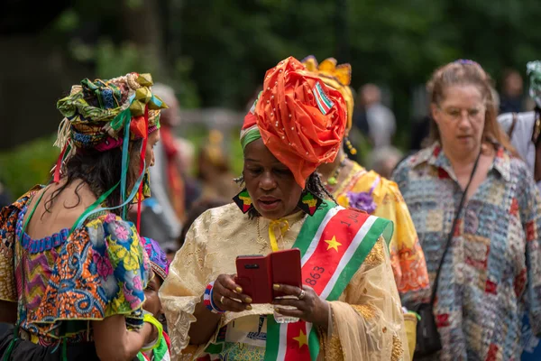 Mujer Vestida Con Ropa Tradicional Festival Keti Koti Ámsterdam 2022 — Foto de Stock