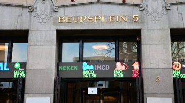  Amsterdam Euronext Binası Girişindeki Bilgi Ekranı Hollanda 14-3-2022