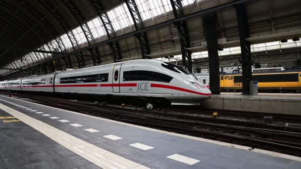 Ice High Speed Train Central Train Station Amsterdam Netherlands 2022 — ストック動画