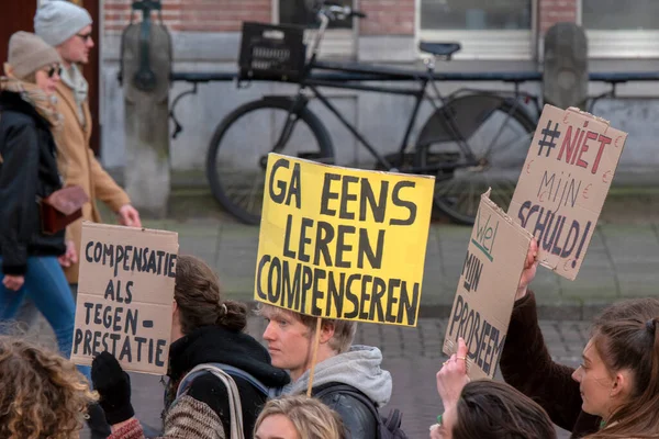 Billboard Crowd Niet Mijn Schuld Demonstration Amsterdam Netherlands 2022 — Stok fotoğraf