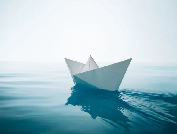 Barco de papel vela — Fotografia de Stock