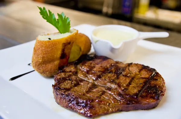 Beef steak — Stock Photo, Image