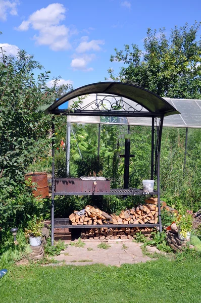 Grill in ihrem Ferienhaus — Stockfoto