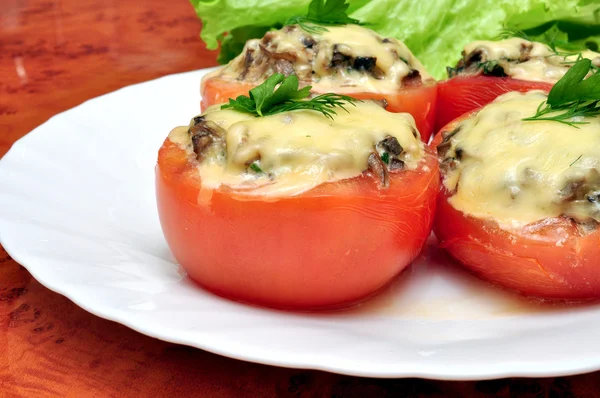 Pomodori ripieni di funghi — Foto Stock