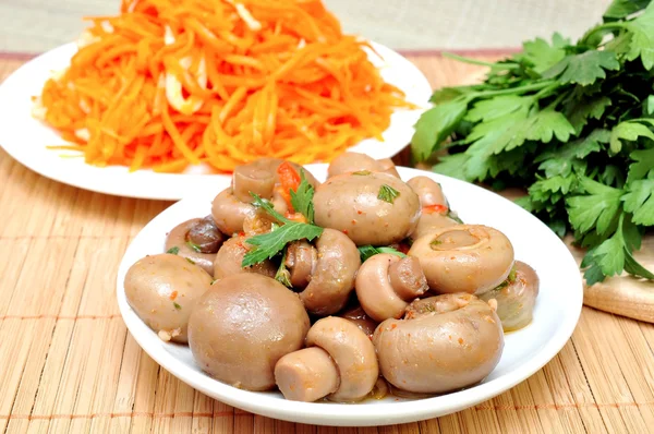 Mushrooms and carrots in Korean — Stock Photo, Image