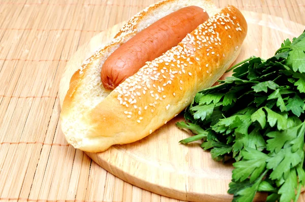 Klasik sosisli sandviç — Stok fotoğraf