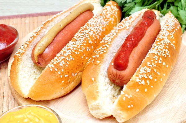 Deux hot dog classiques — Photo