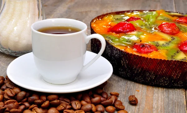 Fruity cheesecake and coffee cup — Stock Photo, Image