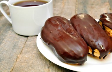 bir fincan çay ve kek 