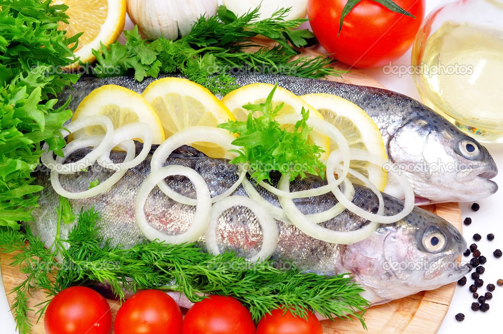 Rainbow trout with lemon and fresh vegetables