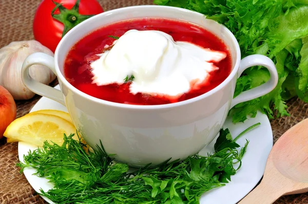Traditionelle russisch-ukrainische Borschtsch-Suppe — Stockfoto