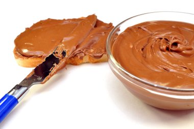 Çikolata kremalı ve buğday tost