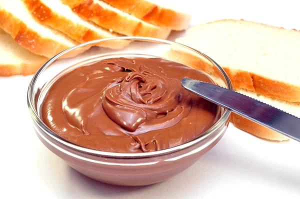 Csokoládé krém és kiőrlésű pirítós — Stock Fotó