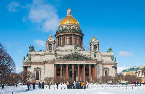 ST. PETERSBURG, RUSSIA - March 27 , 2021: Saint Isaacs Cathedral St. Petersburg — Foto Stock