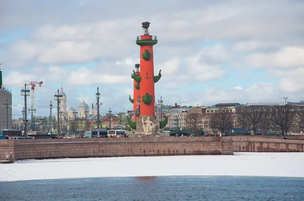 St. Petersburg, Russia - March 27 , 2021: Rastral column — Stock Photo, Image