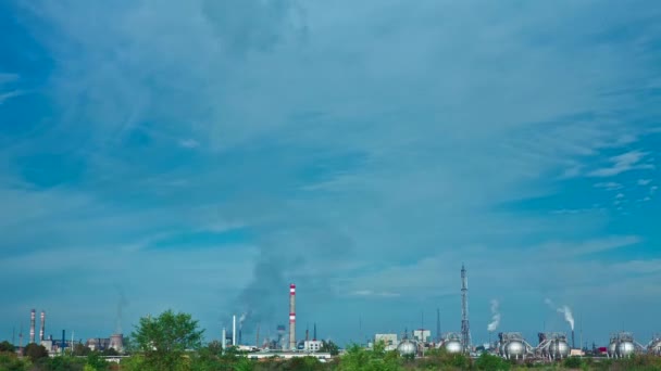 Kimya fabrikası Timelapse borular hava zehirli — Stok video